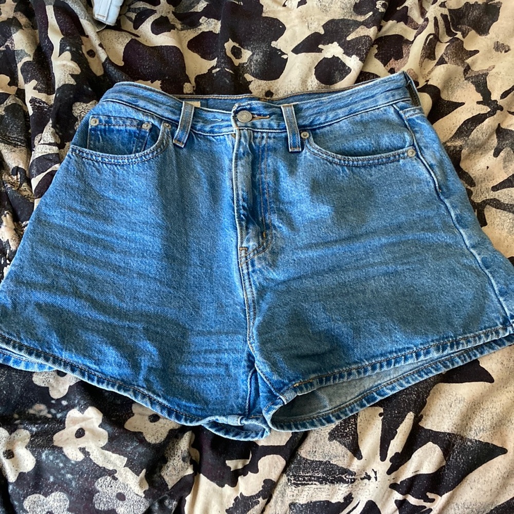 Levi’s high waisted, loose fitted, denim shorts.